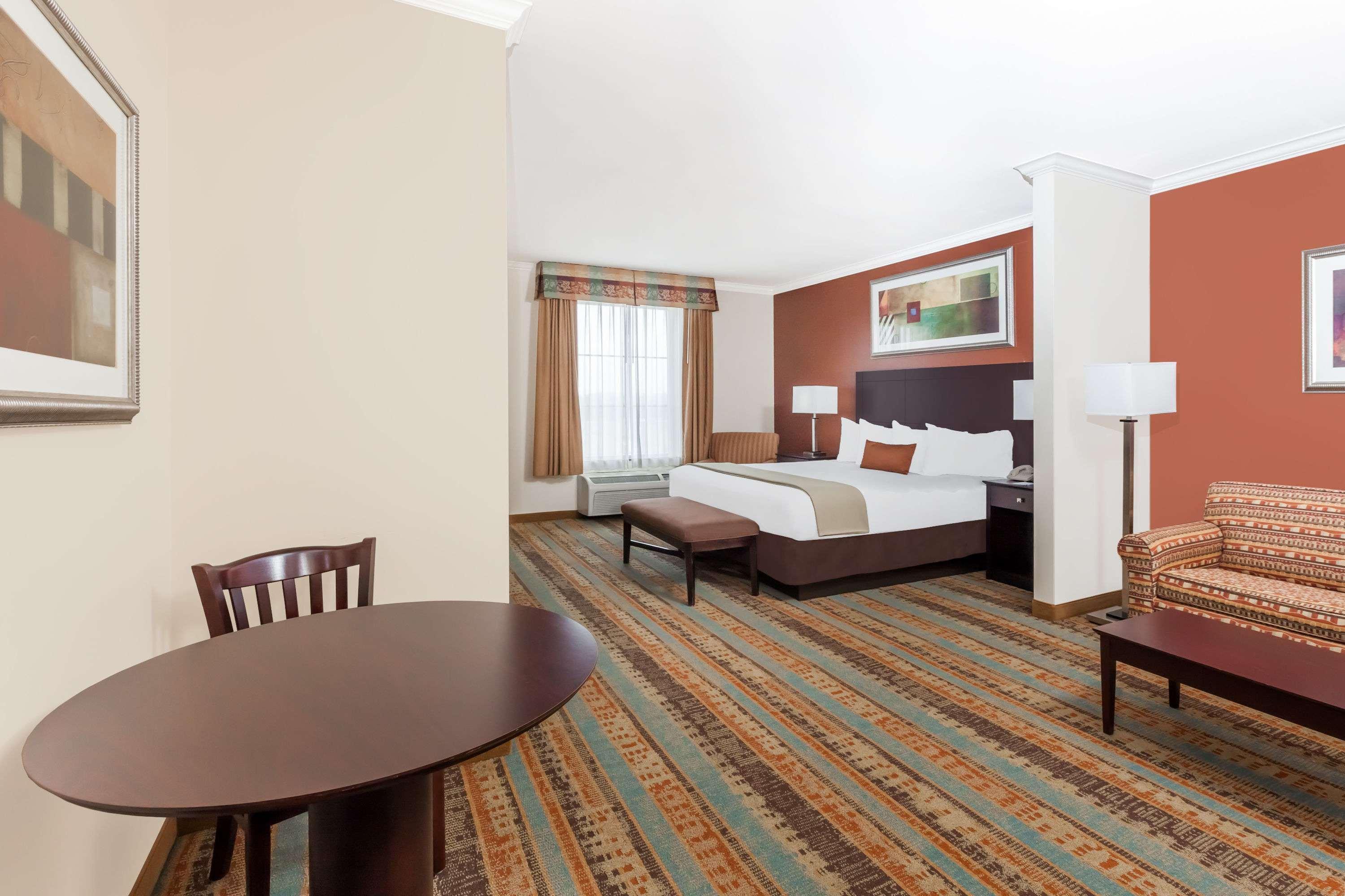 Baymont By Wyndham Henderson Otel Dış mekan fotoğraf